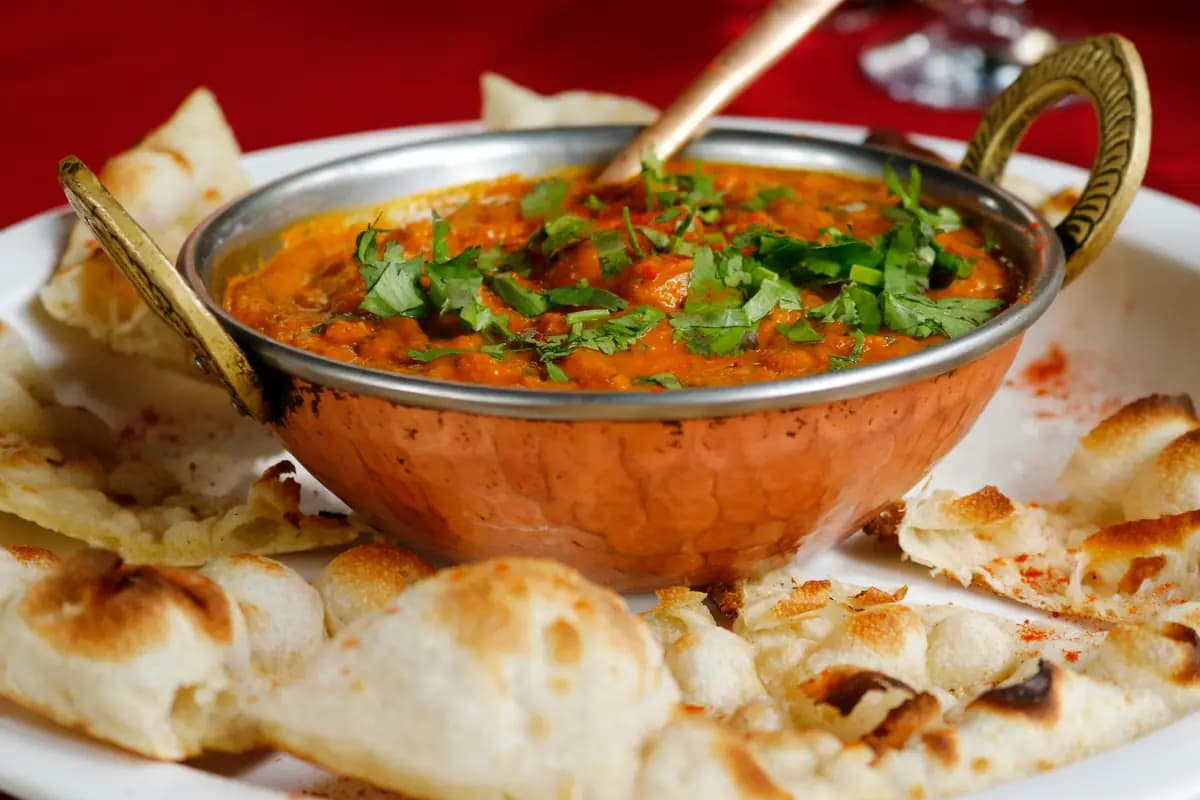 Curry et naan — Saveurs DAKENAYOP