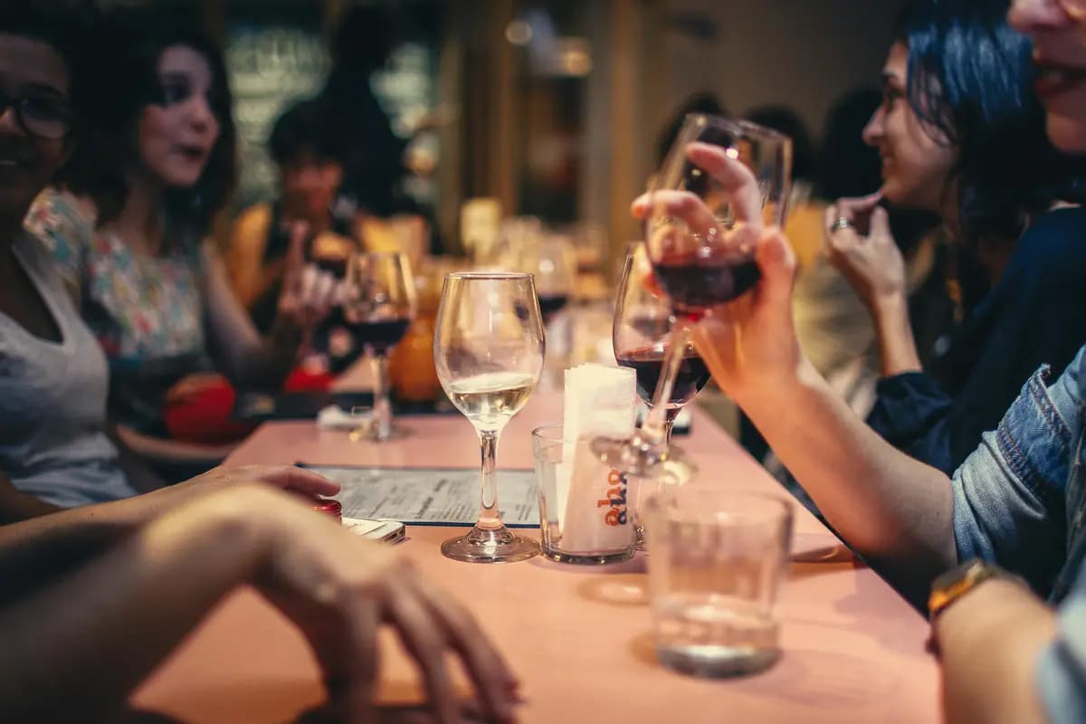Ambiance restaurant — Saveurs DAKENAYOP