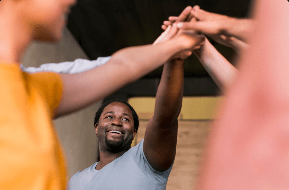 Cinq pôles d'excellence, une ambition commune — DAKENAYOP GROUP