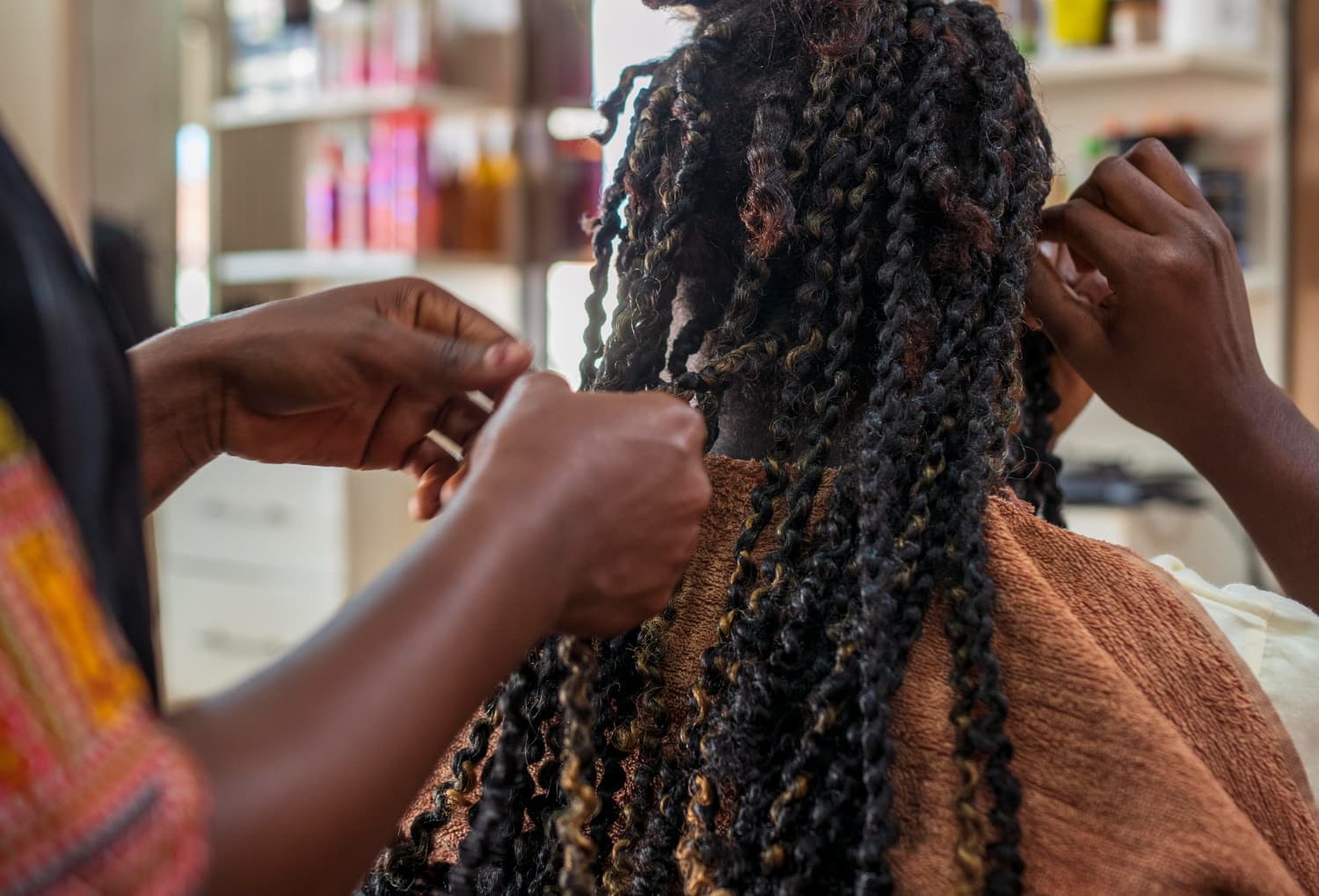 Mode, salon de coiffure, maquillage et soins du visage La Case Secrète — DAKENAYOP GROUP