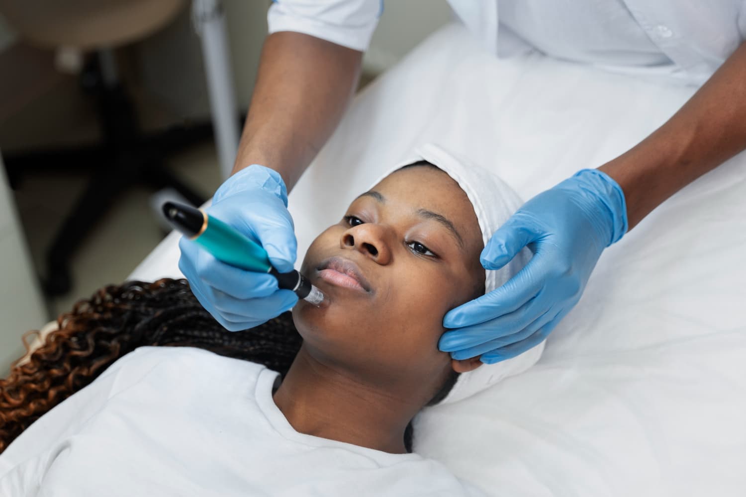 Mode, salon de coiffure, maquillage et soins du visage La Case Secrète — DAKENAYOP GROUP