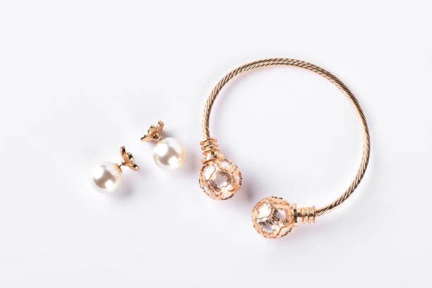 Bijoux et accessoires La Case Secrète — DAKENAYOP GROUP