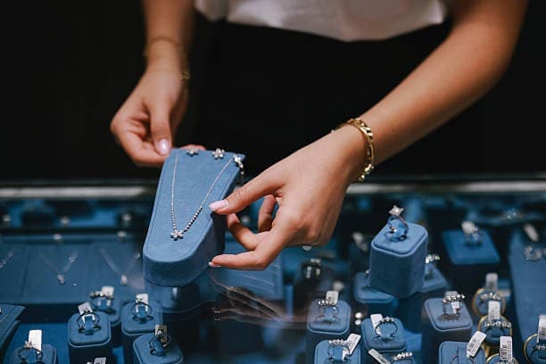 Bijoux et accessoires La Case Secrète — DAKENAYOP GROUP