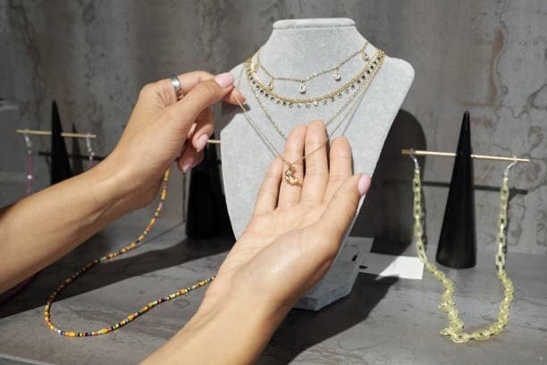 Bijoux et accessoires La Case Secrète — DAKENAYOP GROUP