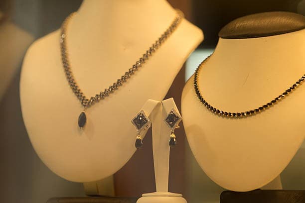 Bijoux et accessoires La Case Secrète — DAKENAYOP GROUP